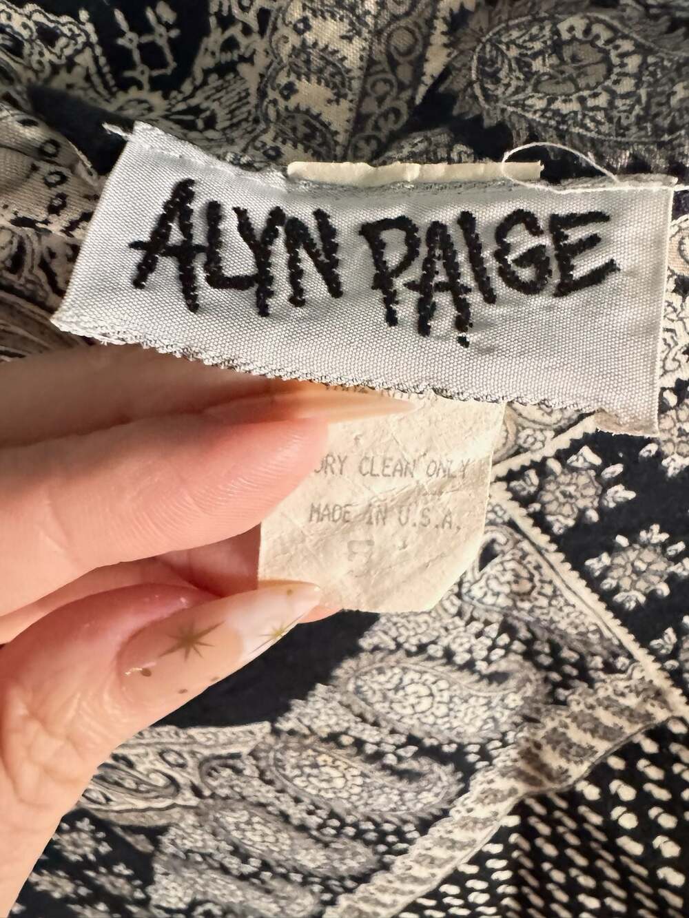 Vintage Alyn Paige Black and White Paisley Print Wrap Skirt Size 7 - Picture 4 of 4